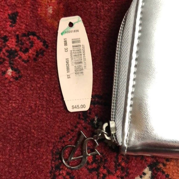 NEW WITH TAG VICTORIA’S SECRET WALET - Picture 4 of 6